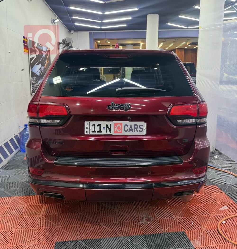 جیپ گراند شیرۆکی